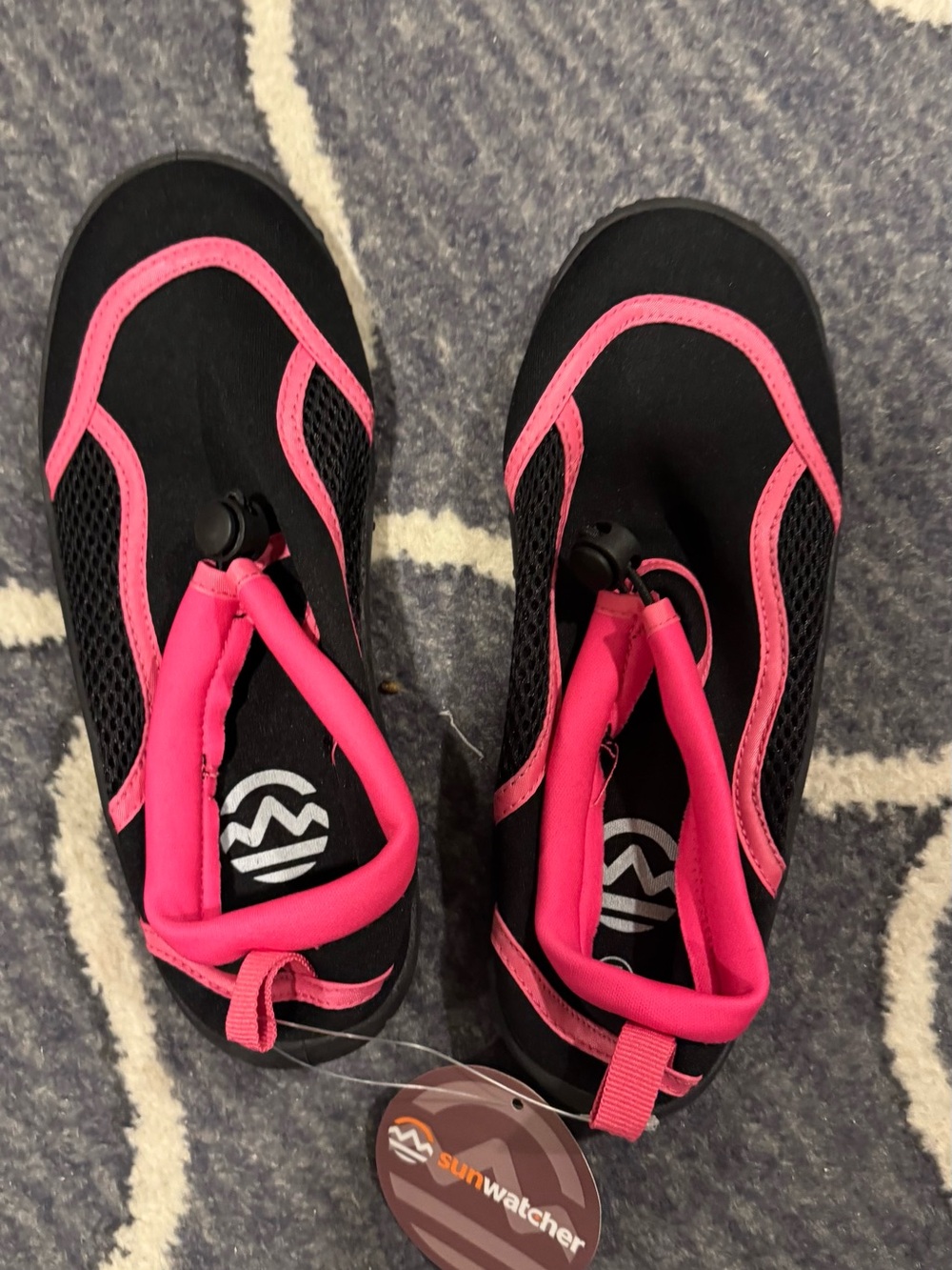 Sunwatcher sand water shoes size 6